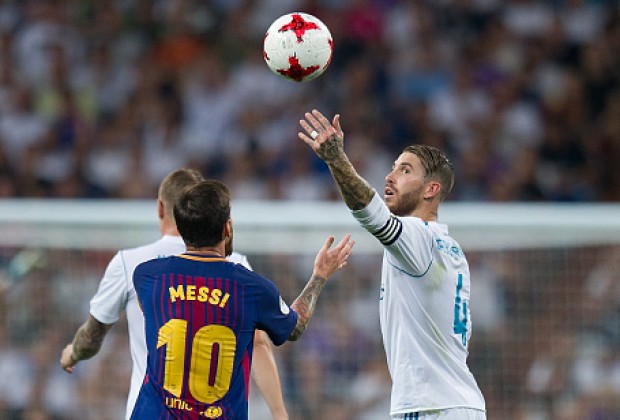 Sergio Ramos adoube Messi Sergio Ramos adoube Messi