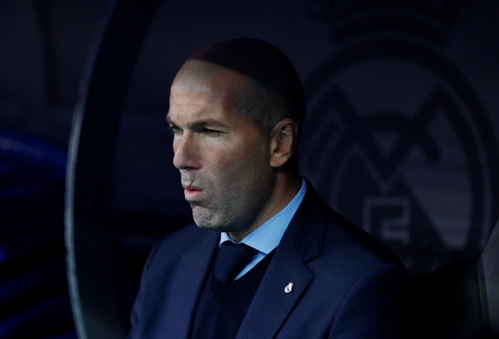 C’est qui la taupe du Real Madrid ? Zidane enquête… C’est qui la taupe du Real Madrid ? Zidane enquête…