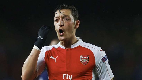 Mesut Özil répond fermement aux critiques ! Mesut Özil répond fermement aux critiques !