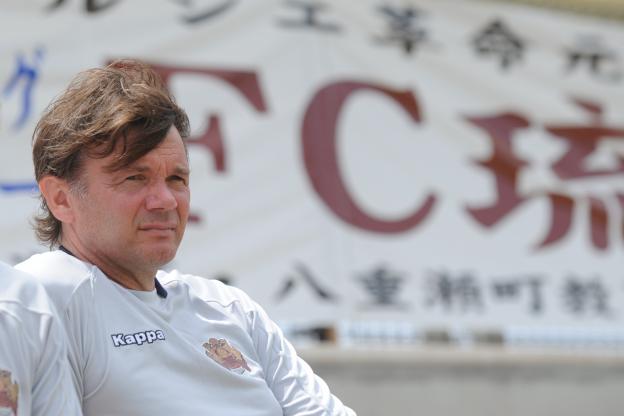 Philippe Troussier ne sera pas le coach du Cameroun Philippe Troussier ne sera pas le coach du Cameroun