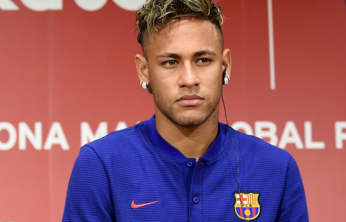 Neymar répond au PSG