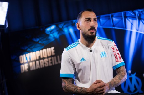 Mitroglou apte à concurrencer Clinton Njie en attaque Mitroglou apte à concurrencer Clinton Njie en attaque