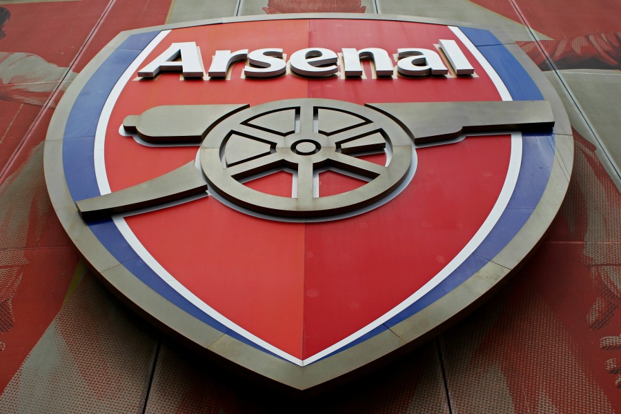 Arsenal achètera le défenseur Saliba de 18 ans pour 30 millions d'euros Arsenal achètera le défenseur Saliba de 18 ans pour 30 millions d'euros