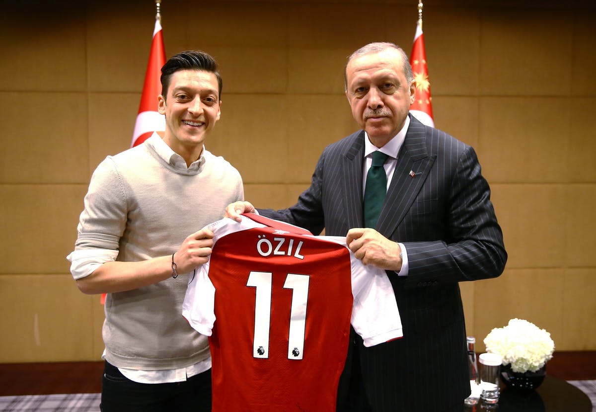 Victime de racisme, Mesut Ozil quitte l'équipe nationale Allemande