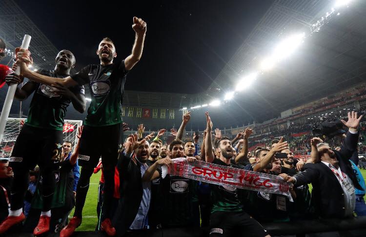 Nounkeu bat Kameni en finale de la coupe de Turquie Nounkeu bat Kameni en finale de la coupe de Turquie