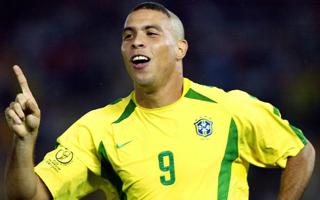 Mercato - Real Madrid : Le Real reçoit un coup de pouce de Ronaldo sur le dossier Neymar ! Mercato - Real Madrid : Le Real reçoit un coup de pouce de Ronaldo sur le dossier Neymar !