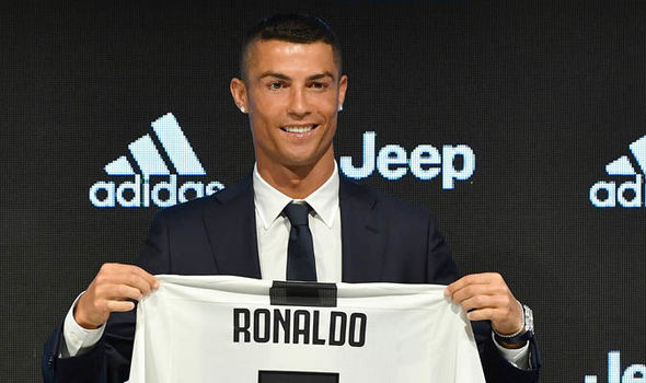 Juventus: maillots, billets... Les chiffres fous autour de l'arrivée de Ronaldo Juventus: maillots, billets... Les chiffres fous autour de l'arrivée de Ronaldo