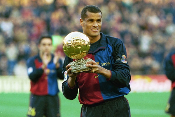 RIVALDO, EDGAR DAVIDS , DECO ET D'AUTRES LÉGENDES DU BALLON ROND S'AFFRONTERONT DANS UN MATCH AMICAL EN IRAK