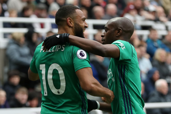 Allan Nyom et West Bromwich restent en vie Allan Nyom et West Bromwich restent en vie
