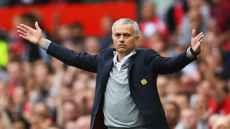 Mourinho s'en prend à Arsenal , Manchester City et à Chelsea Mourinho s'en prend à Arsenal , Manchester City et à Chelsea