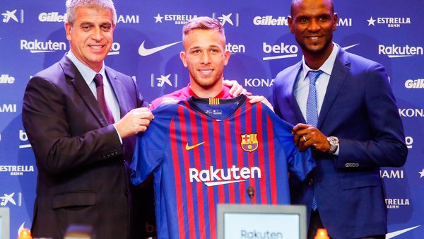 Barcelone : Arthur regrette l'absence de son idole ! Barcelone : Arthur regrette l'absence de son idole !