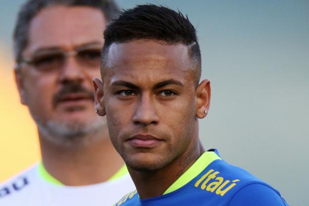 PSG - Polémique : Quand  le  père  de Neymar lui envoie un message de soutien !