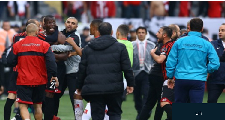 Le frère de Paul Pogba, agressé par ses coéquipiers Le frère de Paul Pogba, agressé par ses coéquipiers
