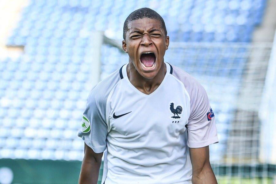 Mbappé veut quitter PSG, son père travaille sur le transfert Mbappé veut quitter PSG, son père travaille sur le transfert