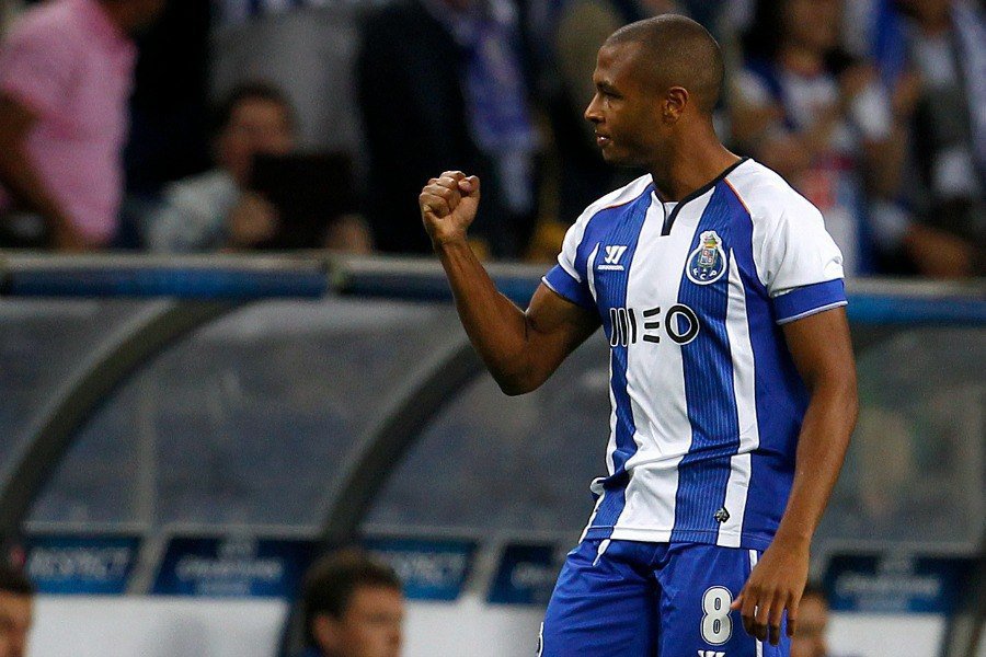 Arsenal négocie avec Brahimi Arsenal négocie avec Brahimi