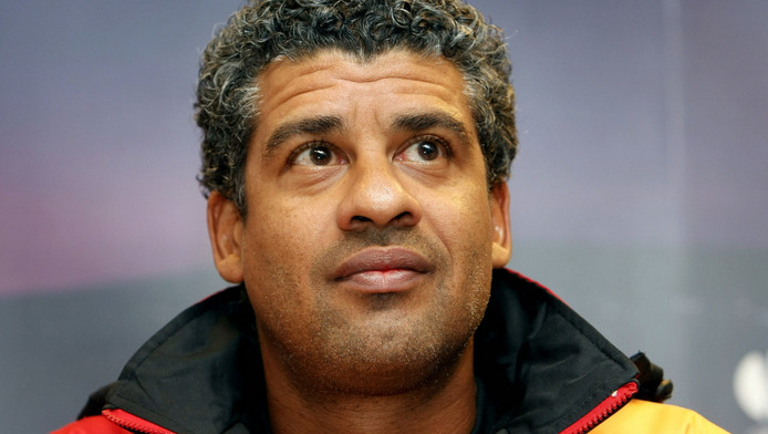 Le Cameroun a-t-il tenté de recruter Frank Rijkaard ? Le Cameroun a-t-il tenté de recruter Frank Rijkaard ?