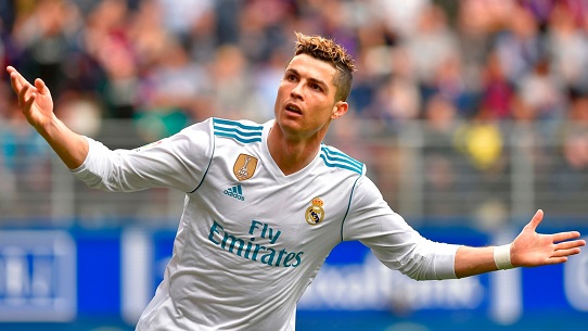 Real Madrid : Perez essaye de retenir Ronaldo et lui fait une nouvelle offre Real Madrid : Perez essaye de retenir Ronaldo et lui fait une nouvelle offre