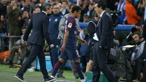 Dugarry dézingue Neymar: "Il a été insupportable" Dugarry dézingue Neymar: "Il a été insupportable"