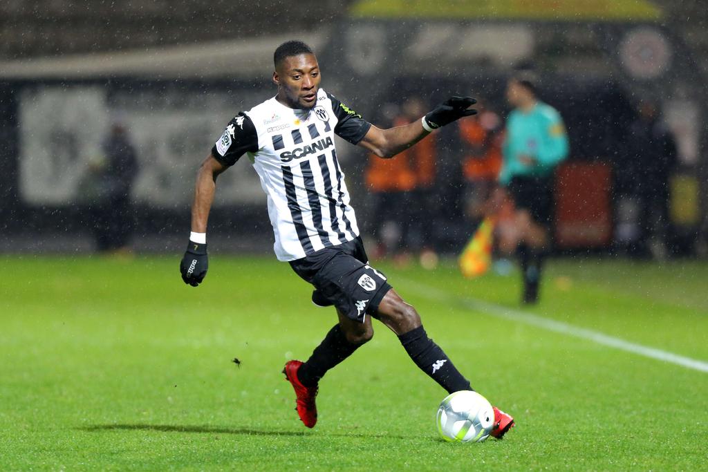 Les enchères grimpent pour Toko Ekambi, mais Angers résiste Les enchères grimpent pour Toko Ekambi, mais Angers résiste