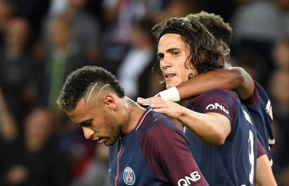 Neymar veut chasser Cavani du PSG et faire venir Suarez Neymar veut chasser Cavani du PSG et faire venir Suarez