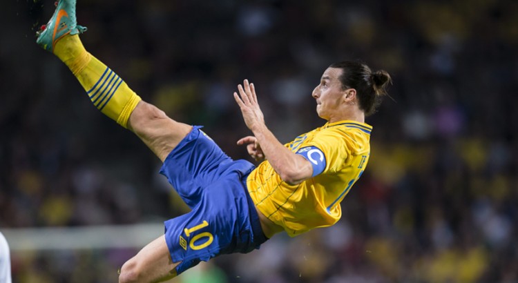 Ibrahimovic défie Ronaldo après son retourné Ibrahimovic défie Ronaldo après son retourné