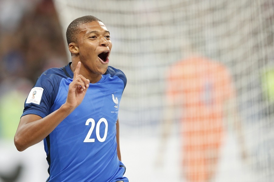 Fabregas à propos de Mbappé: " Il est un phénomène et sera le meilleur joueur du monde"