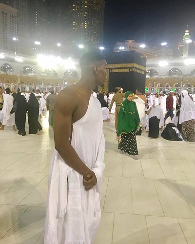  Paul Pogba effectue son Oumra à la Mecque