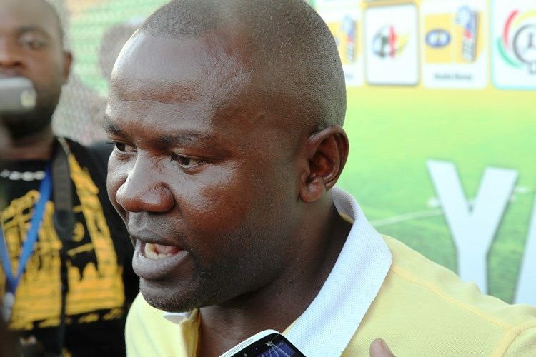 Le champion du Cameroun en titre se sépare déjà de son coach Le champion du Cameroun en titre se sépare déjà de son coach