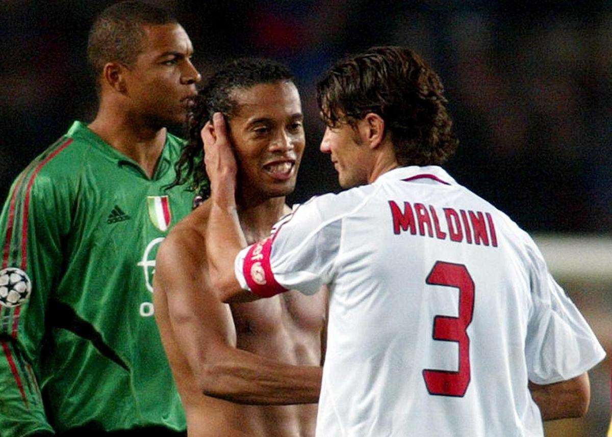 Voici le plus grand défenseur de tous les temps selon Ronaldinho Voici le plus grand défenseur de tous les temps selon Ronaldinho