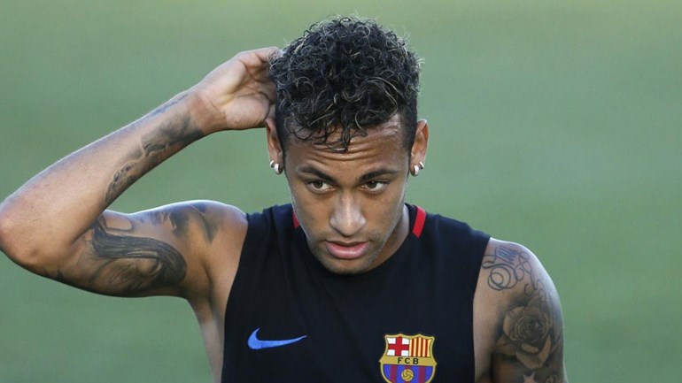 Neymar va aussi porter plainte au Barça Neymar va aussi porter plainte au Barça