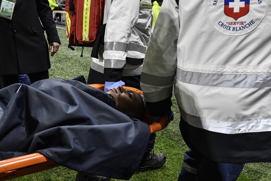 Pas d’inquiétude pour Mbappé, sorti après un choc contre Lyon Pas d’inquiétude pour Mbappé, sorti après un choc contre Lyon
