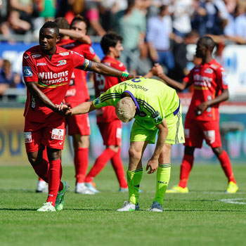 La série noire de poursuit pour Ostende et Siani La série noire de poursuit pour Ostende et Siani