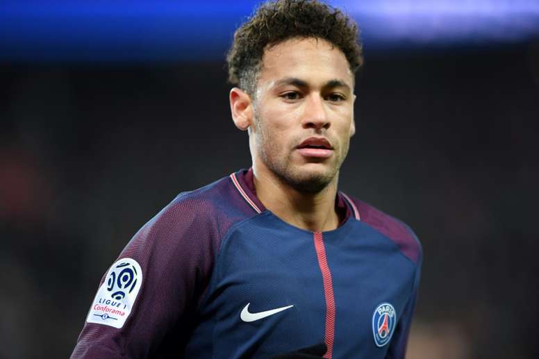 PSG : Neymar brise les spéculations sur son avenir ! PSG : Neymar brise les spéculations sur son avenir !