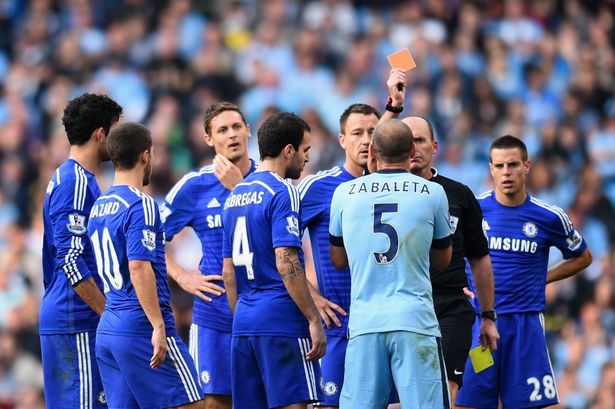 Manchester City et Chelsea, interdits de recrutement par la FIFA ?