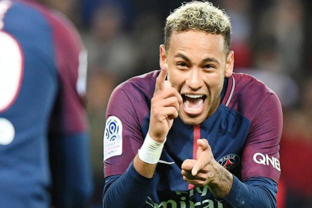 Neymar veut déjà une augmentation…et fait du chantage au PSG avec l’intérêt du Real Madrid Neymar veut déjà une augmentation…et fait du chantage au PSG avec l’intérêt du Real Madrid