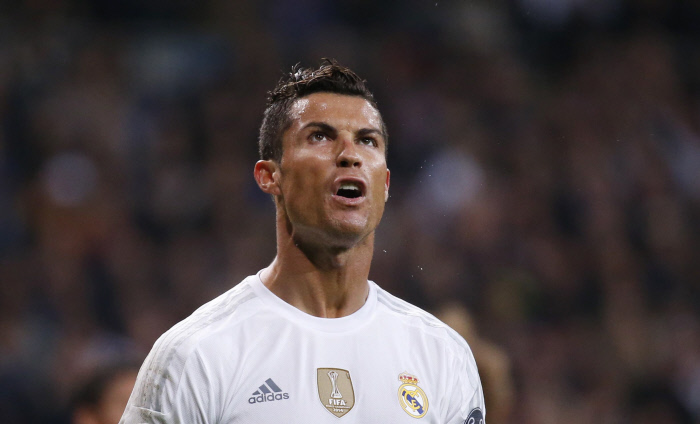 Mercato- Real Madrid : le Real Madrid a fixé le prix de Cristiano Ronaldo Mercato- Real Madrid : le Real Madrid a fixé le prix de Cristiano Ronaldo