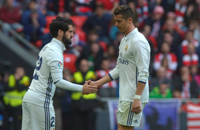 Real Madrid – PSG : Une surprise de taille signée Zinédine Zidane ? Real Madrid – PSG : Une surprise de taille signée Zinédine Zidane ?