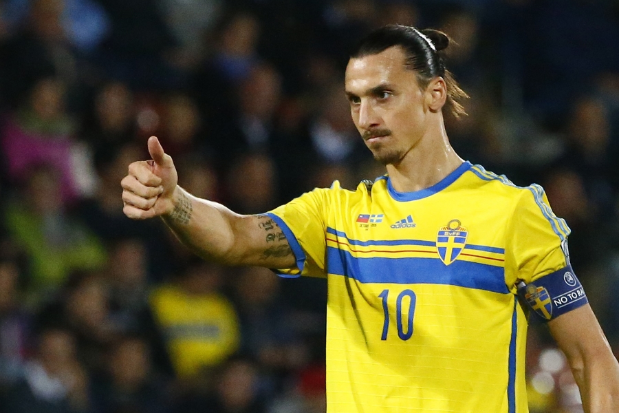 Ibrahimovic aura sa statue en Suède