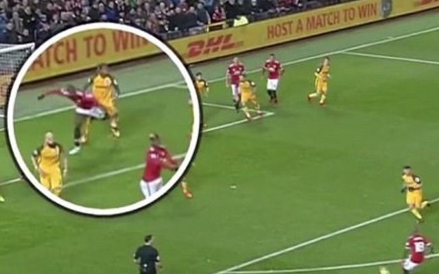 Gaétan Bong pourrait faire suspendre Lukaku pour trois matchs Gaétan Bong pourrait faire suspendre Lukaku pour trois matchs