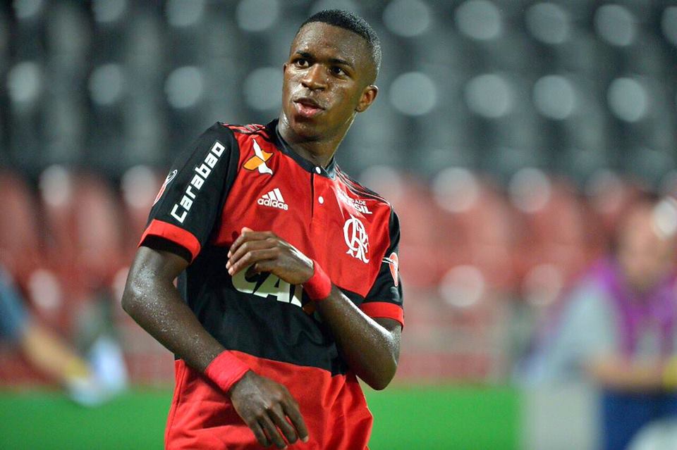Des menaces de mort pour Juninho, après des critiques contre un prodige du Real Madrid Des menaces de mort pour Juninho, après des critiques contre un prodige du Real Madrid