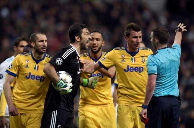 La Juventus allume l’arbitre de son quart de finale La Juventus allume l’arbitre de son quart de finale