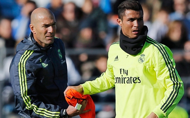 Zidane et Ramos tentent de convaincre Ronaldo de rester 