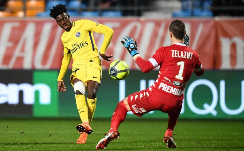 Plus de 20 ans après son père, le fils de Weah joue avec le PSG Plus de 20 ans après son père, le fils de Weah joue avec le PSG